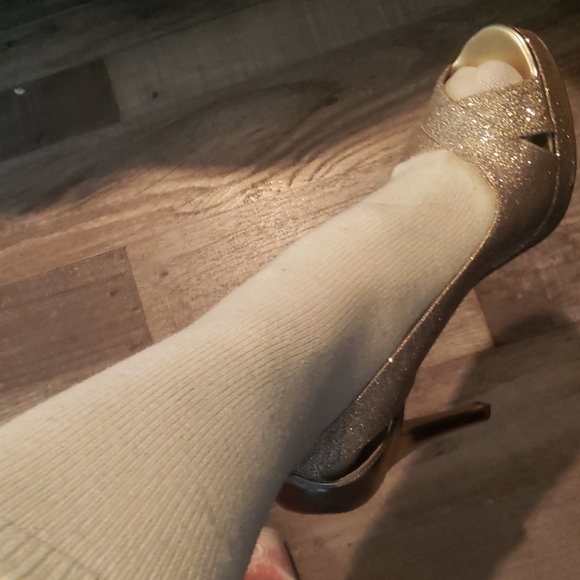 Gold shoe with light colored sock on per request - Picture 3 of 7